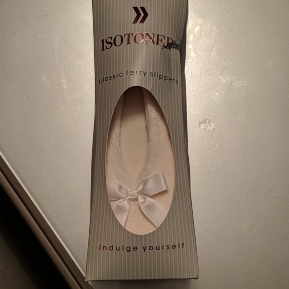 Isotoner Terry cloth slippers - Picture 1 of 5